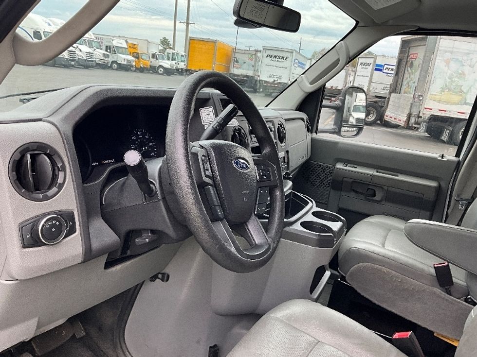 Light Duty Box Truck-Light and Medium Duty Trucks-Ford-2022-E350-Manassas-VA-63,225\n\t\tmiles-$ 35,000 - Image 22