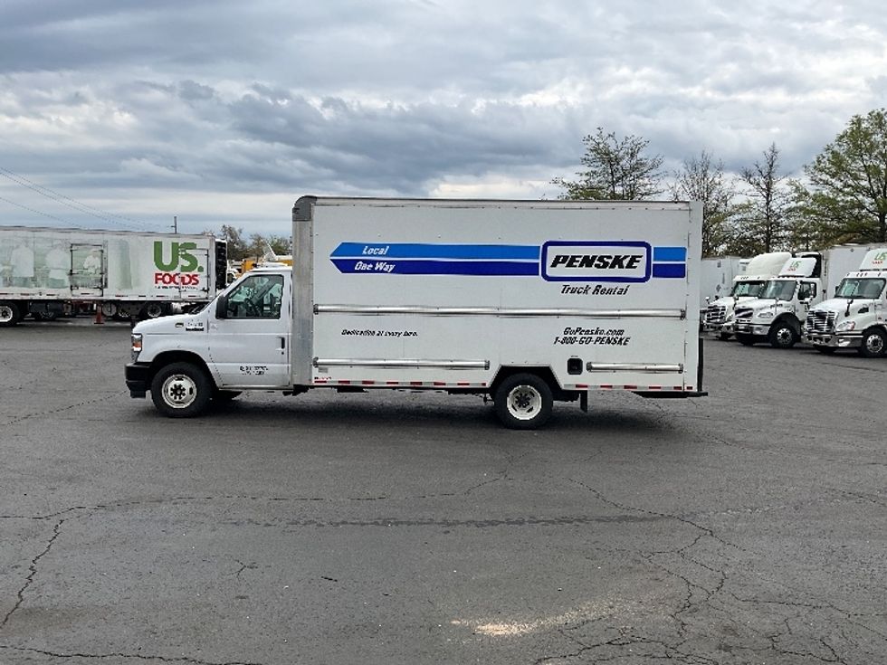 Light Duty Box Truck-Light and Medium Duty Trucks-Ford-2022-E350-Manassas-VA-63,225\n\t\tmiles-$ 35,000 - Image 4
