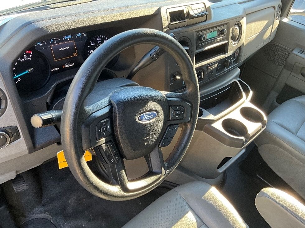 Light Duty Box Truck-Light and Medium Duty Trucks-Ford-2022-E350-Mebane-NC-124,463\n\t\tmiles-$ 29,250 - Image 17
