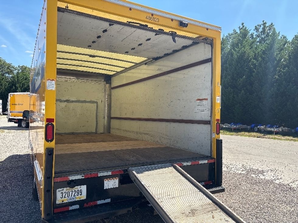 Light Duty Box Truck-Light and Medium Duty Trucks-Ford-2022-E350-Mebane-NC-142,352\n\t\tmiles-$ 20,250 - Image 12