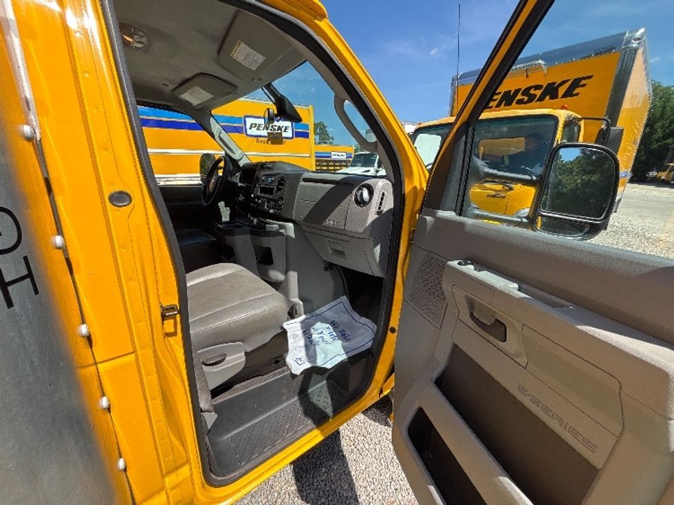 Light Duty Box Truck-Light and Medium Duty Trucks-Ford-2022-E350-Mebane-NC-142,352\n\t\tmiles-$ 20,250 - Image 20