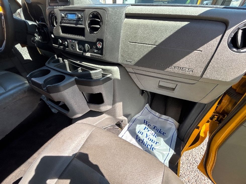 Light Duty Box Truck-Light and Medium Duty Trucks-Ford-2022-E350-Mebane-NC-142,352\n\t\tmiles-$ 20,250 - Image 21