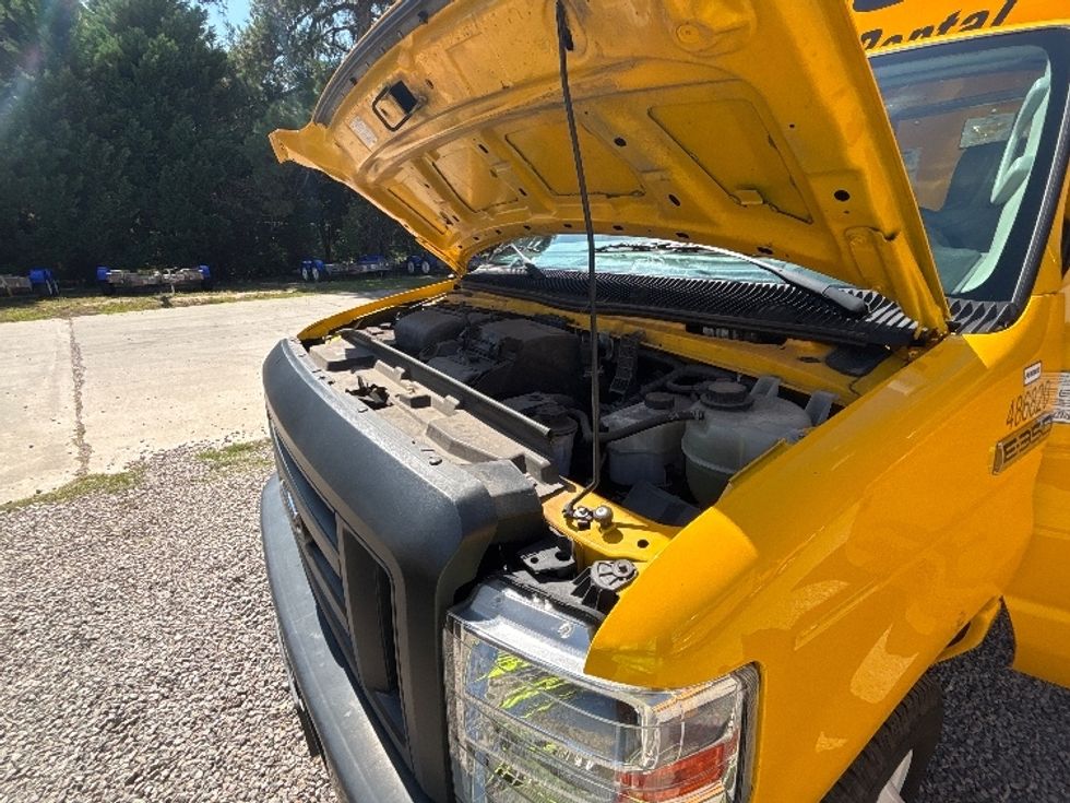 Light Duty Box Truck-Light and Medium Duty Trucks-Ford-2022-E350-Mebane-NC-142,352\n\t\tmiles-$ 20,250 - Image 24