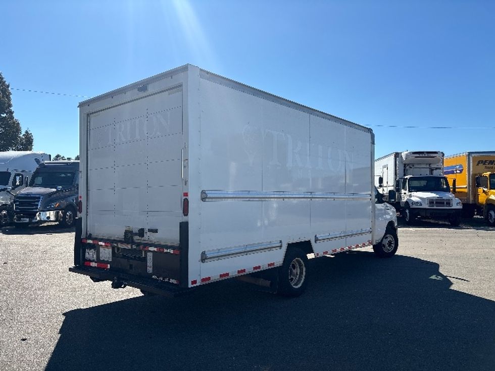 Light Duty Box Truck-Light and Medium Duty Trucks-Ford-2022-E350-Mebane-NC-185,203\n\t\tmiles-$ 19,750 - Image 12