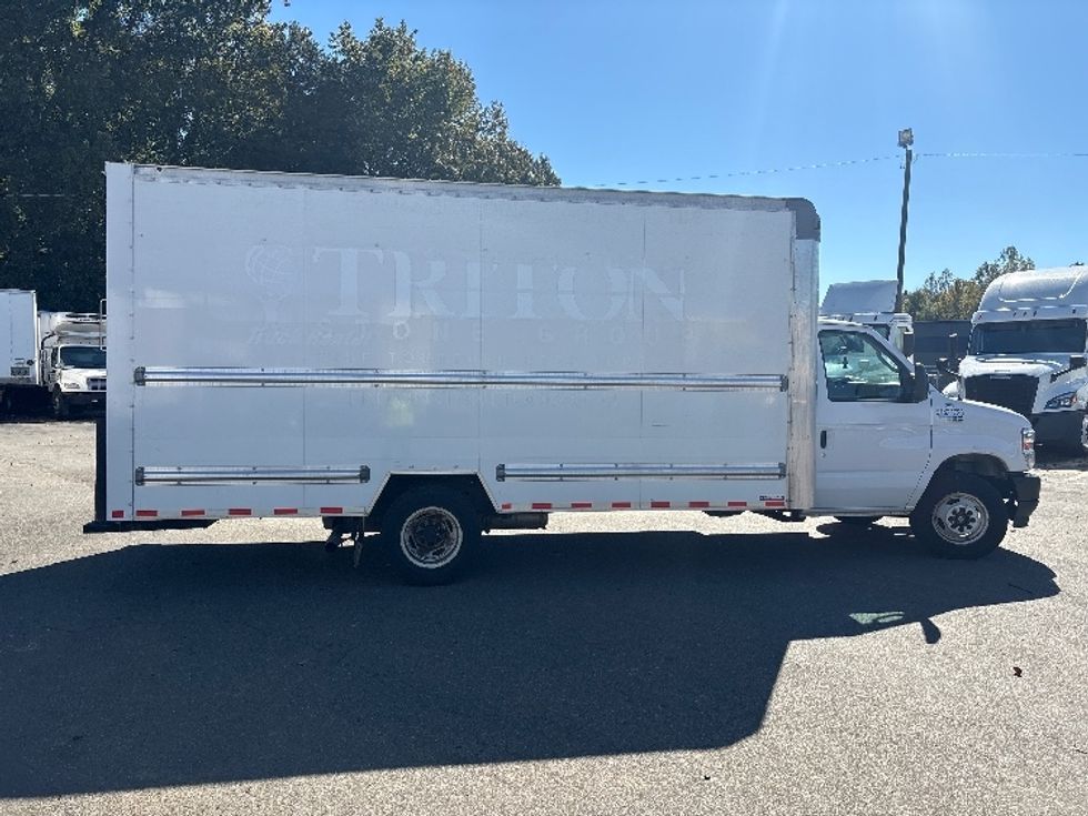 Light Duty Box Truck-Light and Medium Duty Trucks-Ford-2022-E350-Mebane-NC-185,203\n\t\tmiles-$ 19,750 - Image 14