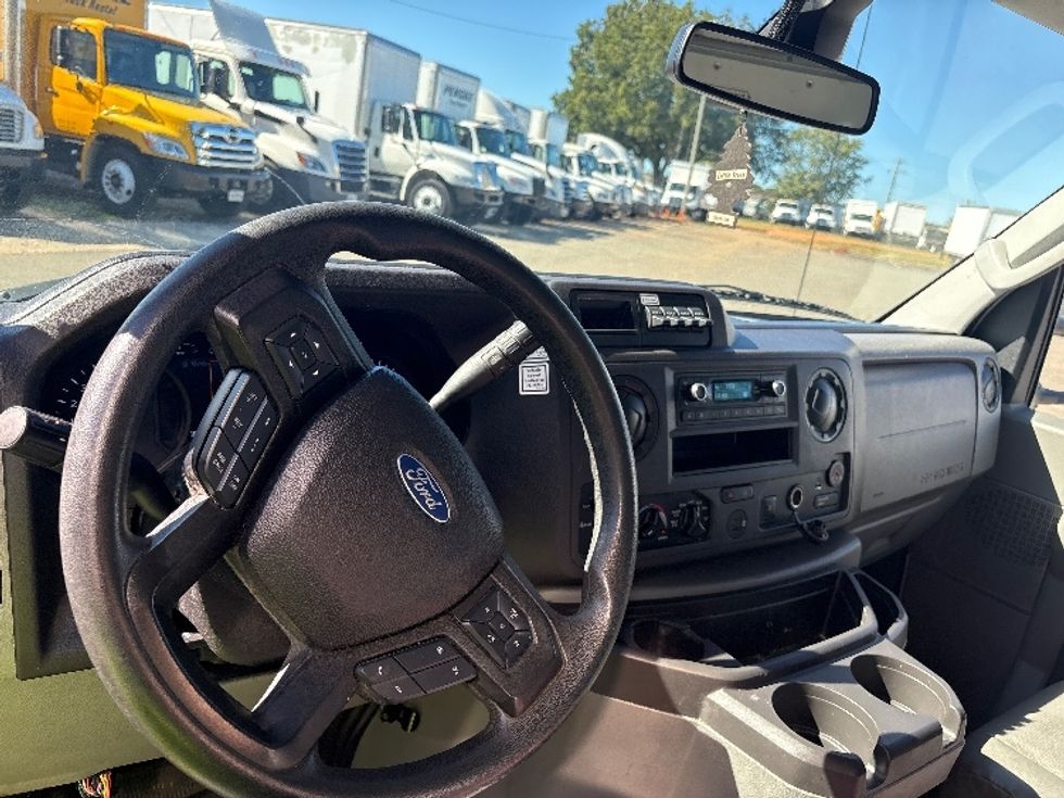 Light Duty Box Truck-Light and Medium Duty Trucks-Ford-2022-E350-Mebane-NC-185,203\n\t\tmiles-$ 19,750 - Image 16
