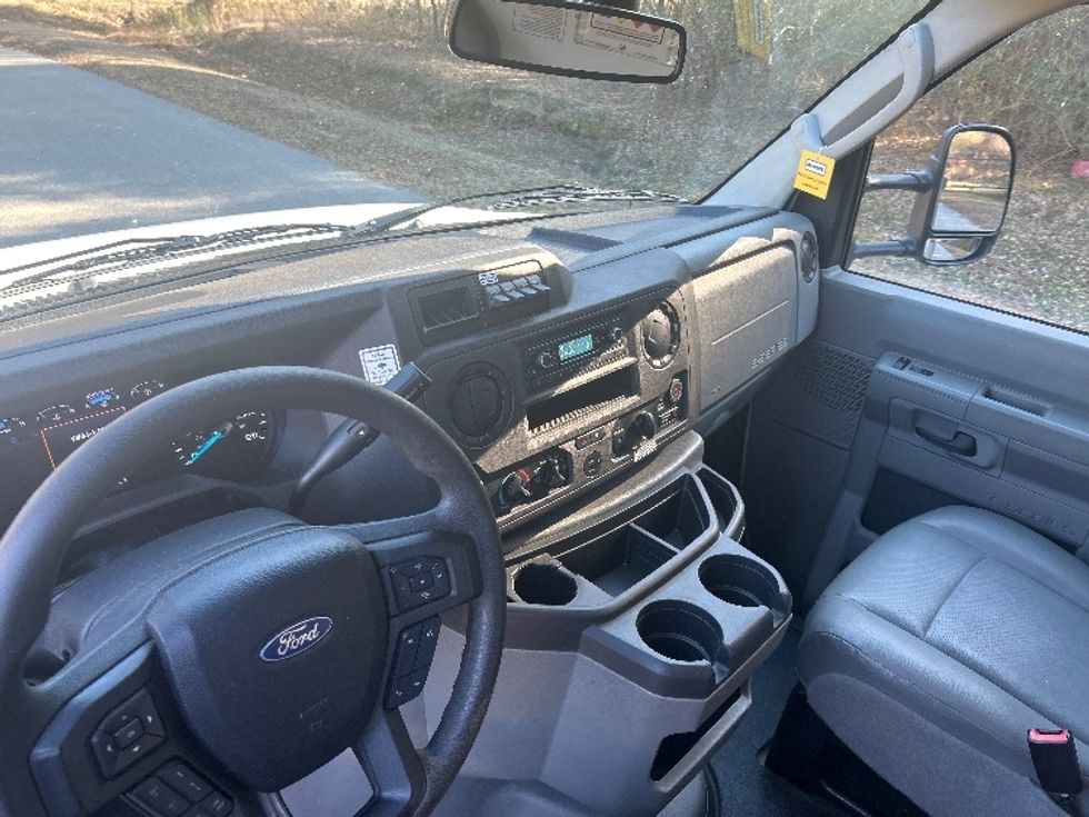 Light Duty Box Truck-Light and Medium Duty Trucks-Ford-2022-E350-Mebane-NC-76,511\n\t\tmiles-$ 41,750 - Image 16