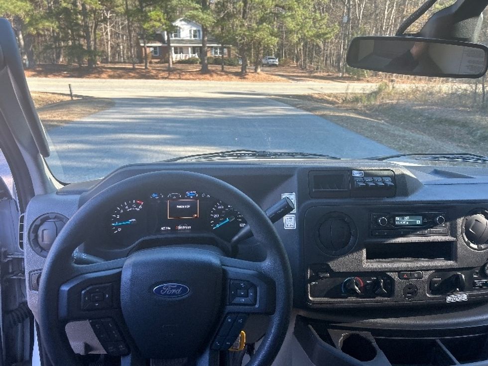 Light Duty Box Truck-Light and Medium Duty Trucks-Ford-2022-E350-Mebane-NC-76,511\n\t\tmiles-$ 41,750 - Image 17
