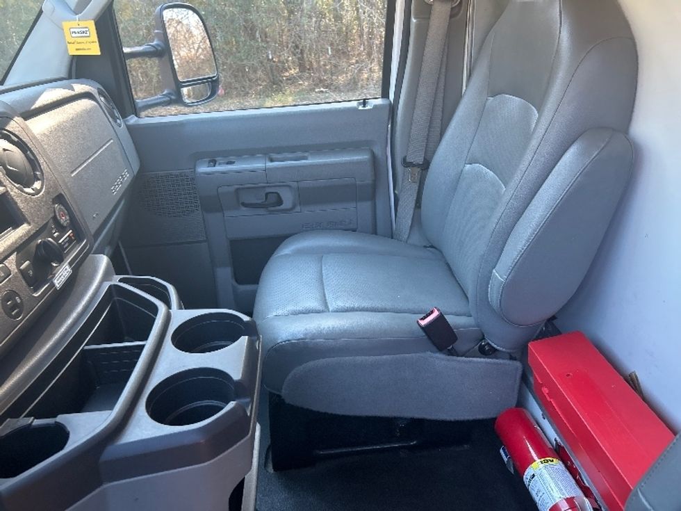 Light Duty Box Truck-Light and Medium Duty Trucks-Ford-2022-E350-Mebane-NC-76,511\n\t\tmiles-$ 41,750 - Image 18
