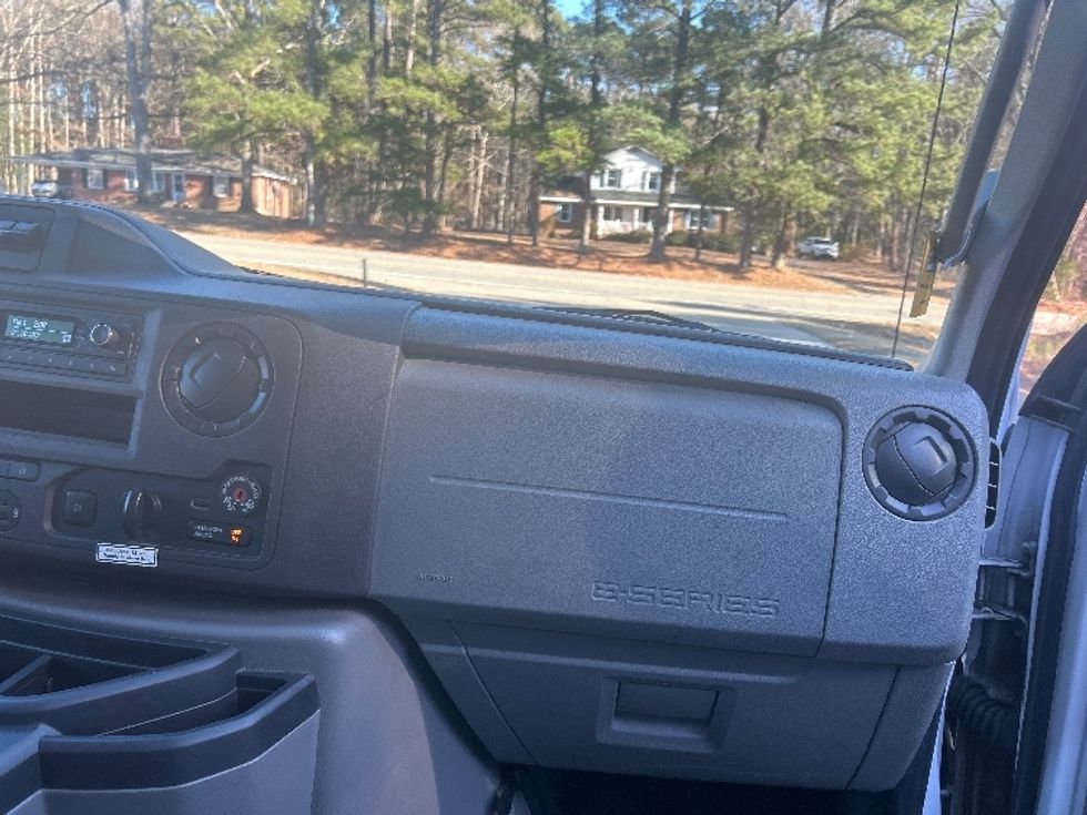 Light Duty Box Truck-Light and Medium Duty Trucks-Ford-2022-E350-Mebane-NC-76,511\n\t\tmiles-$ 41,750 - Image 20