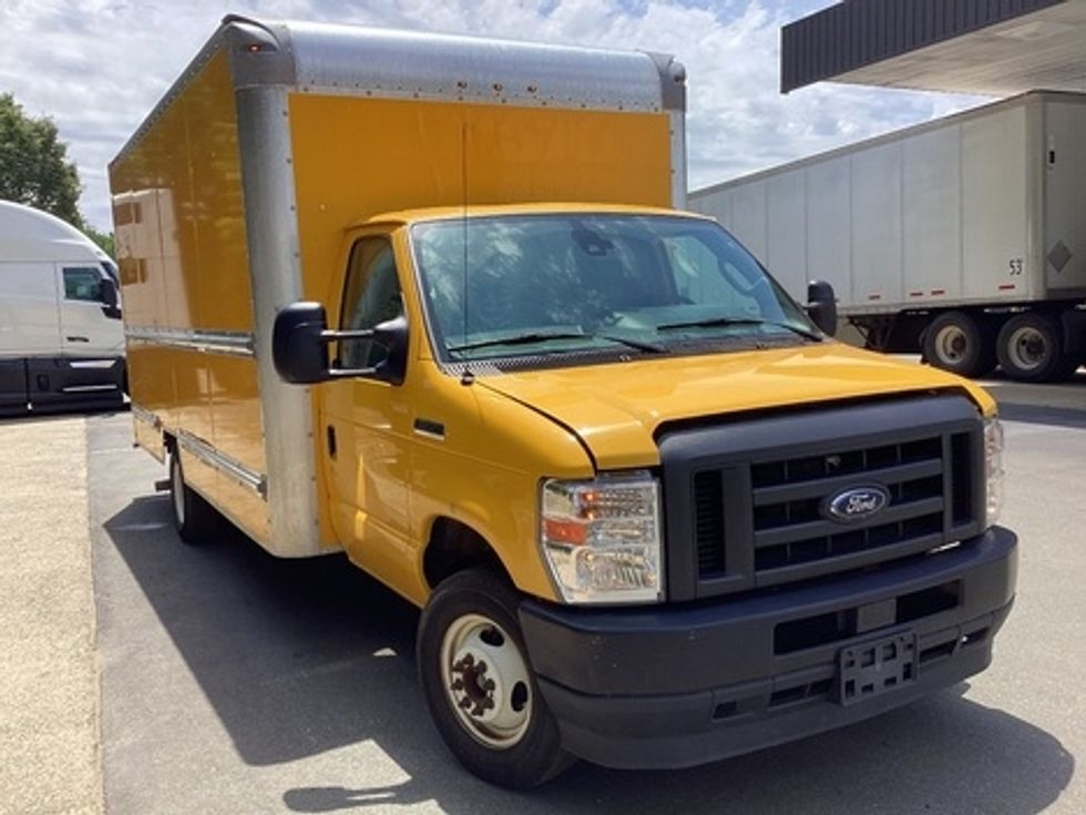 Light Duty Box Truck-Light and Medium Duty Trucks-Ford-2022-E350-Mebane-NC-88,654\n\t\tmiles-$ 27,250 - Image 1