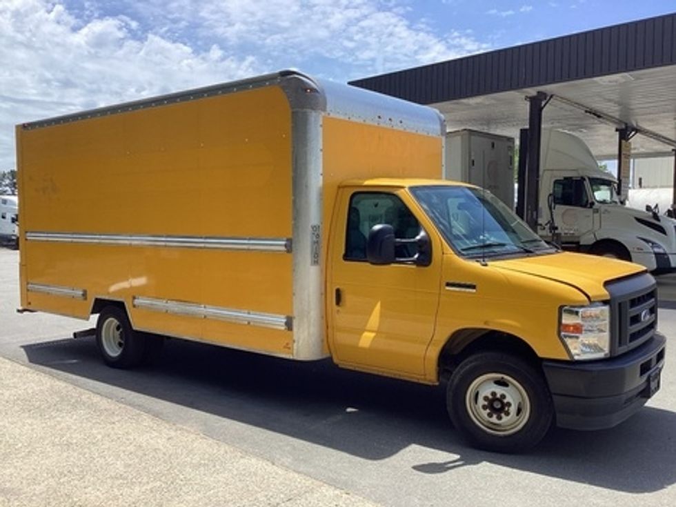Light Duty Box Truck-Light and Medium Duty Trucks-Ford-2022-E350-Mebane-NC-88,654\n\t\tmiles-$ 27,250 - Image 13