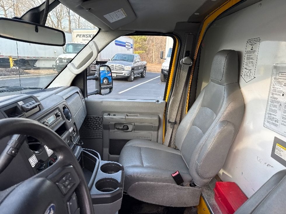 Light Duty Box Truck-Light and Medium Duty Trucks-Ford-2022-E350-Mebane-NC-88,654\n\t\tmiles-$ 27,250 - Image 17