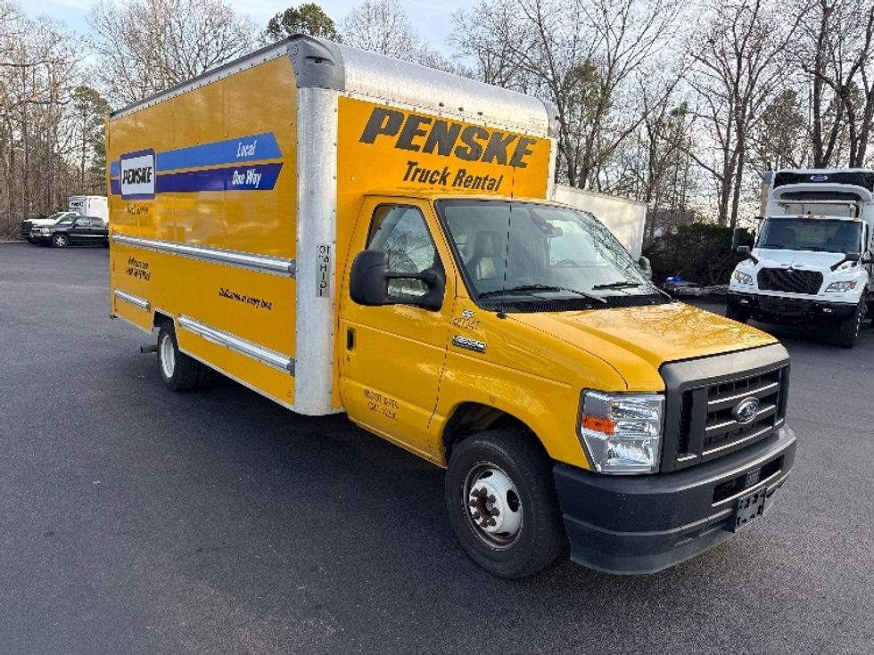Light Duty Box Truck-Light and Medium Duty Trucks-Ford-2022-E350-Mebane-NC-88,654\n\t\tmiles-$ 31,000 - Image 1