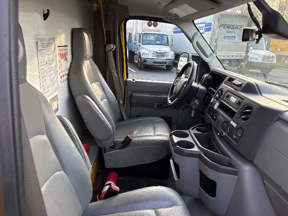 Light Duty Box Truck-Light and Medium Duty Trucks-Ford-2022-E350-Mebane-NC-88,654\n\t\tmiles-$ 31,000 - Image 22