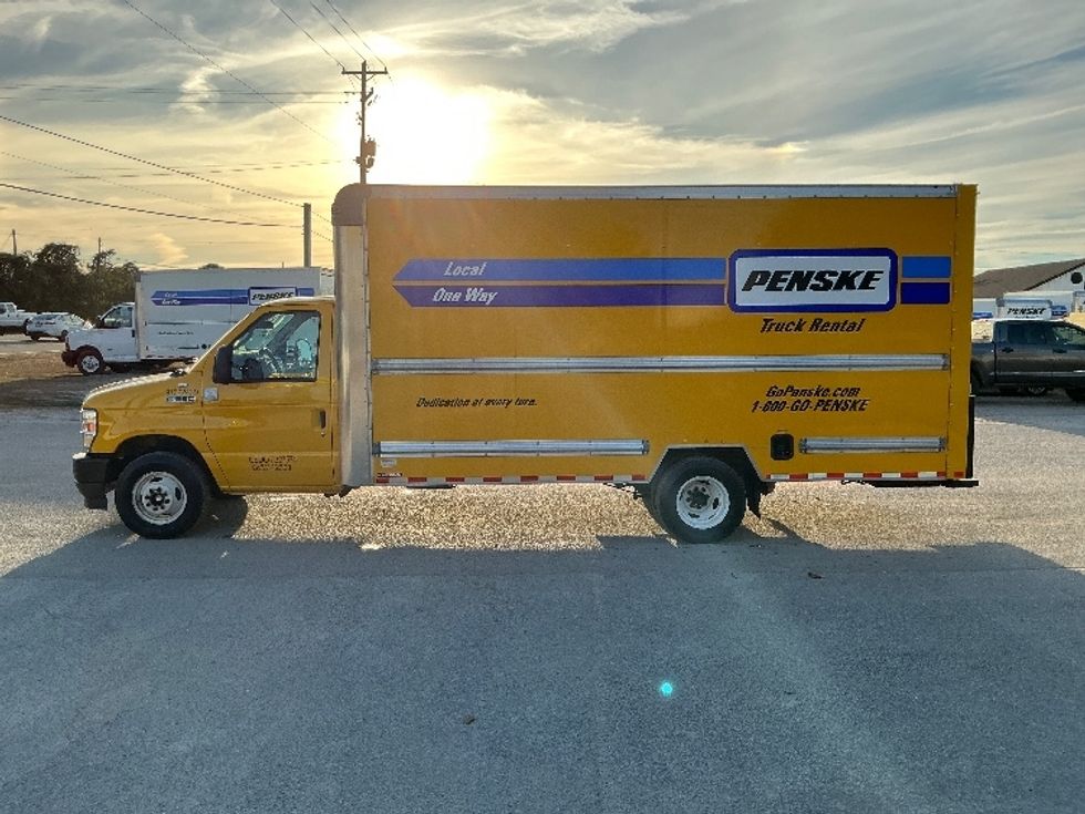 Light Duty Box Truck-Light and Medium Duty Trucks-Ford-2022-E350-Mebane-NC-90,315\n\t\tmiles-$ 35,000 - Image 4