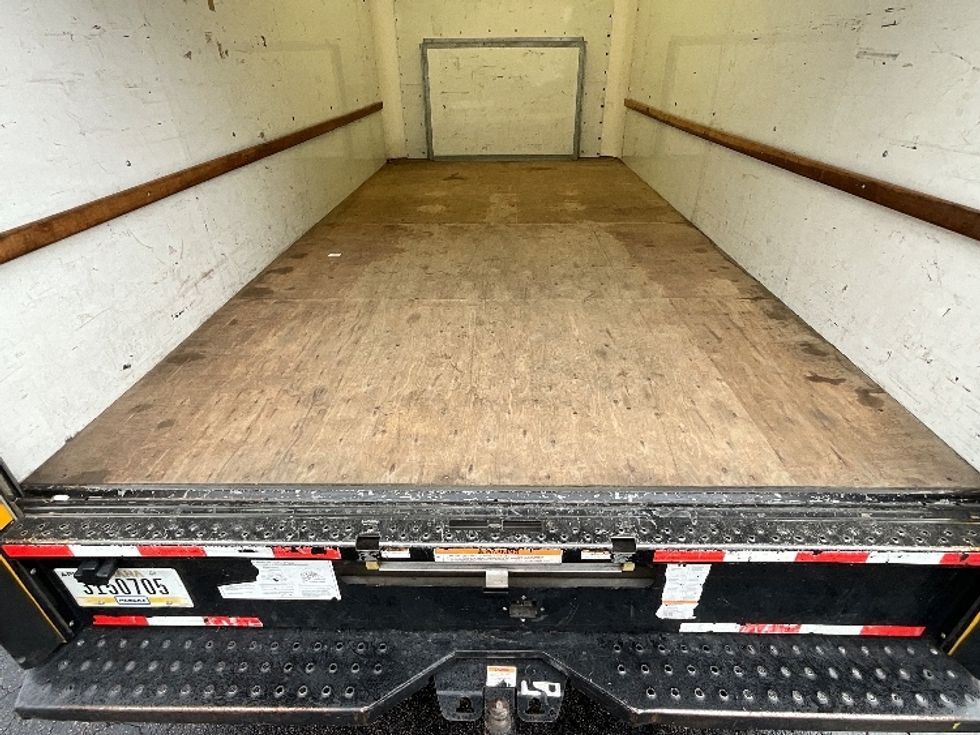 Light Duty Box Truck-Light and Medium Duty Trucks-Ford-2022-E350-Mebane-NC-96,523\n\t\tmiles-$ 30,000 - Image 10