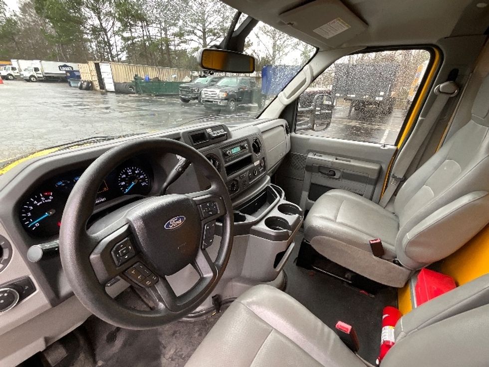 Light Duty Box Truck-Light and Medium Duty Trucks-Ford-2022-E350-Mebane-NC-96,523\n\t\tmiles-$ 30,000 - Image 17