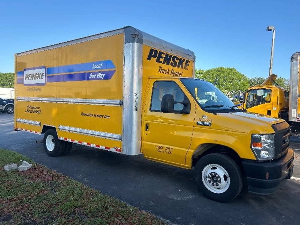 Light Duty Box Truck-Light and Medium Duty Trucks-Ford-2022-E350-Medley-FL-122,806\n\t\tmiles-$ 23,000 - Image 1