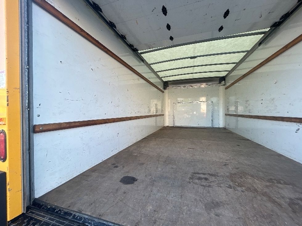 Light Duty Box Truck-Light and Medium Duty Trucks-Ford-2022-E350-Medley-FL-122,806\n\t\tmiles-$ 23,000 - Image 11