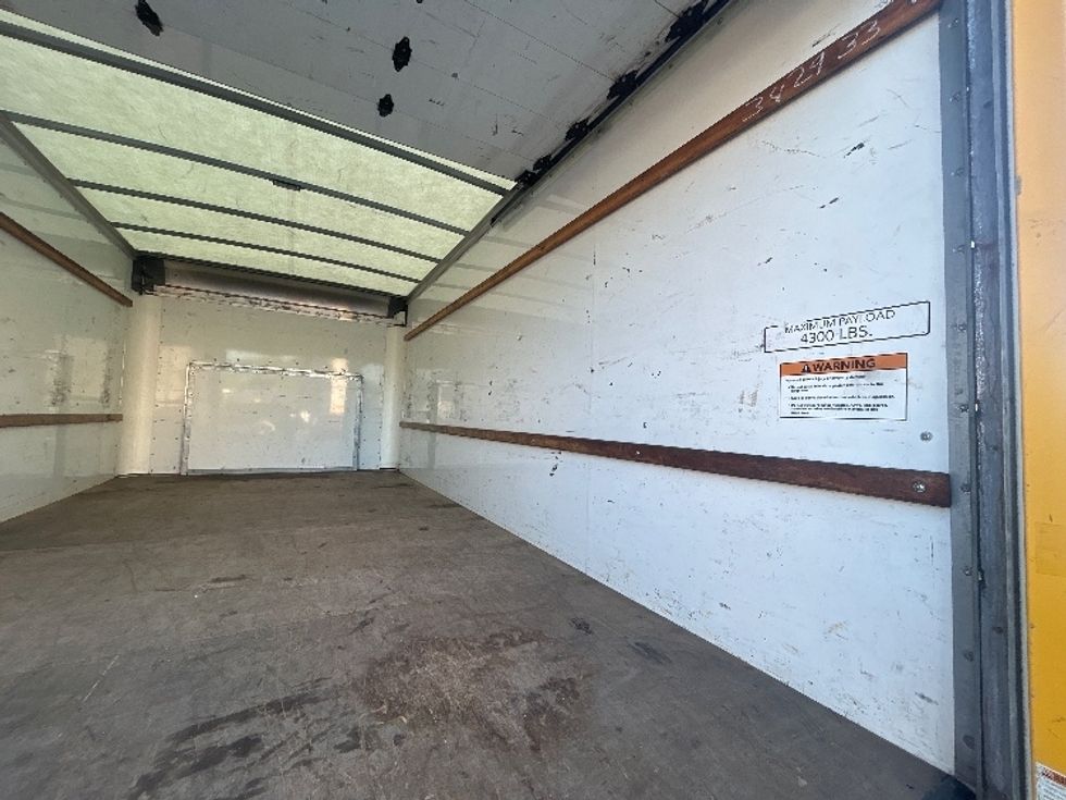 Light Duty Box Truck-Light and Medium Duty Trucks-Ford-2022-E350-Medley-FL-122,806\n\t\tmiles-$ 23,000 - Image 12