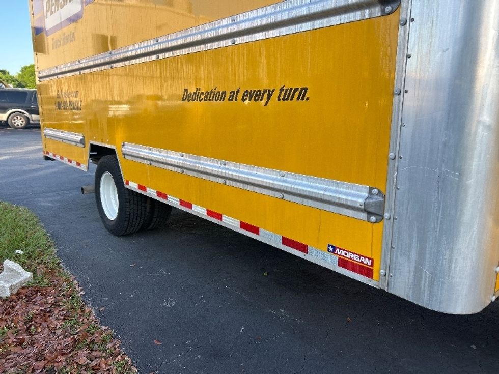 Light Duty Box Truck-Light and Medium Duty Trucks-Ford-2022-E350-Medley-FL-122,806\n\t\tmiles-$ 23,000 - Image 14
