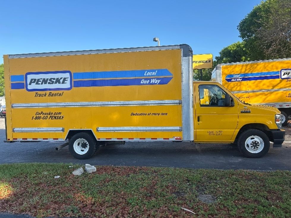 Light Duty Box Truck-Light and Medium Duty Trucks-Ford-2022-E350-Medley-FL-122,806\n\t\tmiles-$ 23,000 - Image 15