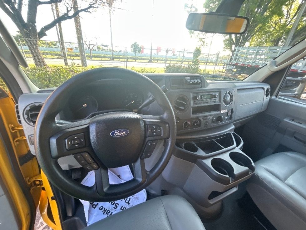 Light Duty Box Truck-Light and Medium Duty Trucks-Ford-2022-E350-Medley-FL-122,806\n\t\tmiles-$ 23,000 - Image 18