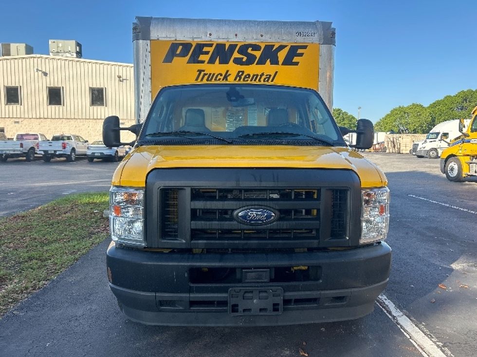 Light Duty Box Truck-Light and Medium Duty Trucks-Ford-2022-E350-Medley-FL-122,806\n\t\tmiles-$ 23,000 - Image 2