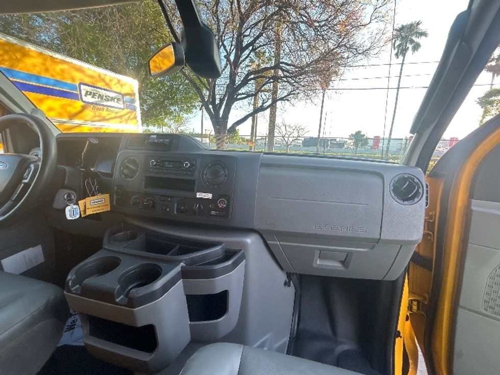 Light Duty Box Truck-Light and Medium Duty Trucks-Ford-2022-E350-Medley-FL-122,806\n\t\tmiles-$ 23,000 - Image 21
