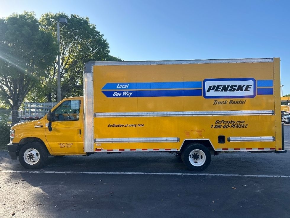 Light Duty Box Truck-Light and Medium Duty Trucks-Ford-2022-E350-Medley-FL-122,806\n\t\tmiles-$ 23,000 - Image 4