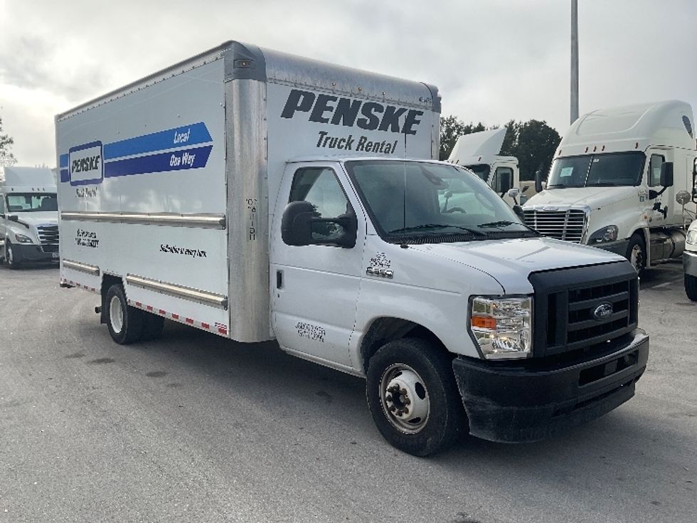Light Duty Box Truck-Light and Medium Duty Trucks-Ford-2022-E350-Medley-FL-75,219\n\t\tmiles-$ 41,250 - Image 1