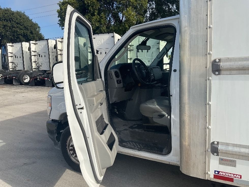 Light Duty Box Truck-Light and Medium Duty Trucks-Ford-2022-E350-Medley-FL-75,219\n\t\tmiles-$ 41,250 - Image 16