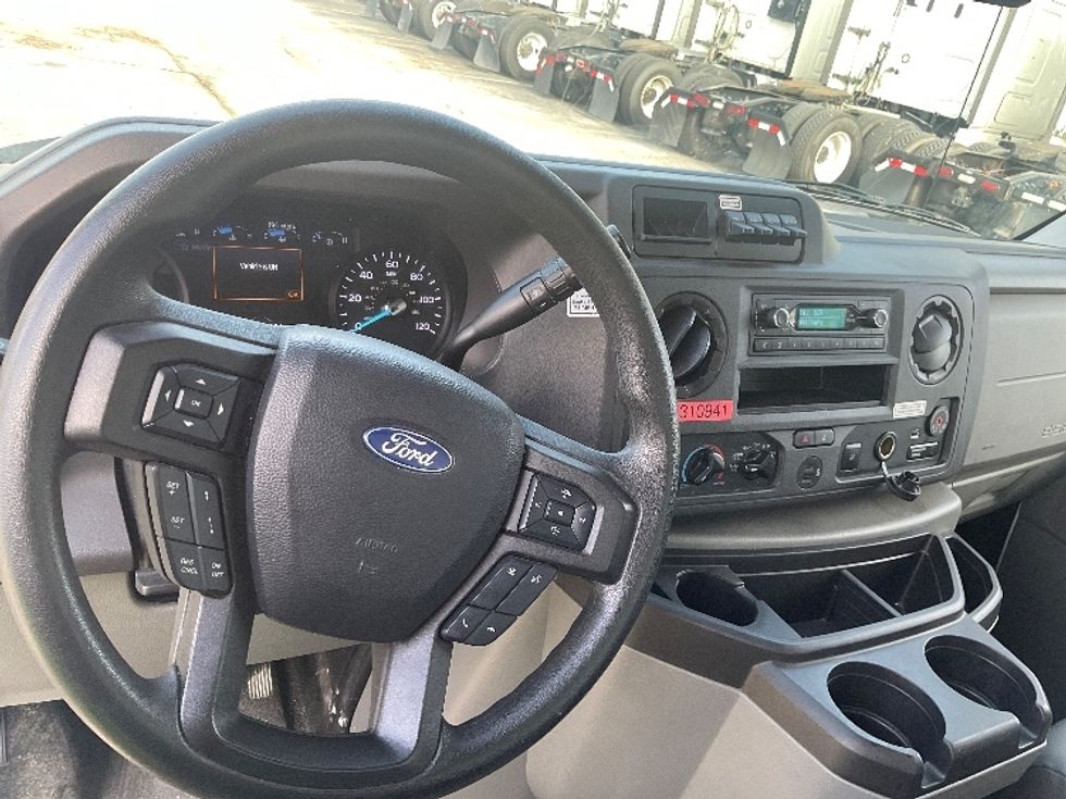 Light Duty Box Truck-Light and Medium Duty Trucks-Ford-2022-E350-Medley-FL-75,219\n\t\tmiles-$ 41,250 - Image 18