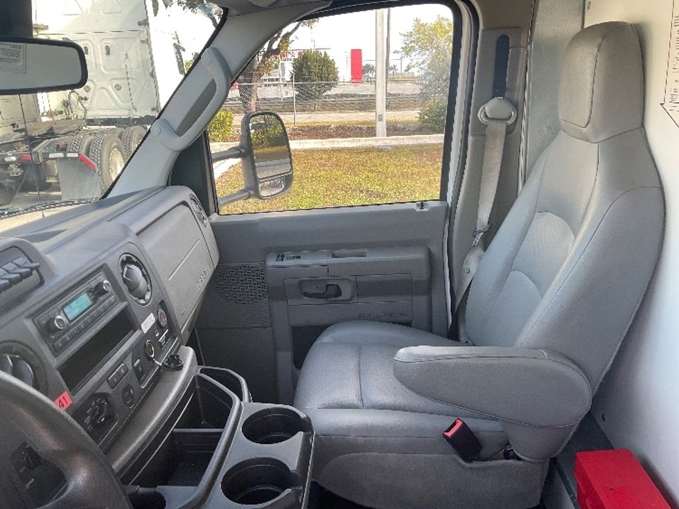 Light Duty Box Truck-Light and Medium Duty Trucks-Ford-2022-E350-Medley-FL-75,219\n\t\tmiles-$ 41,250 - Image 19