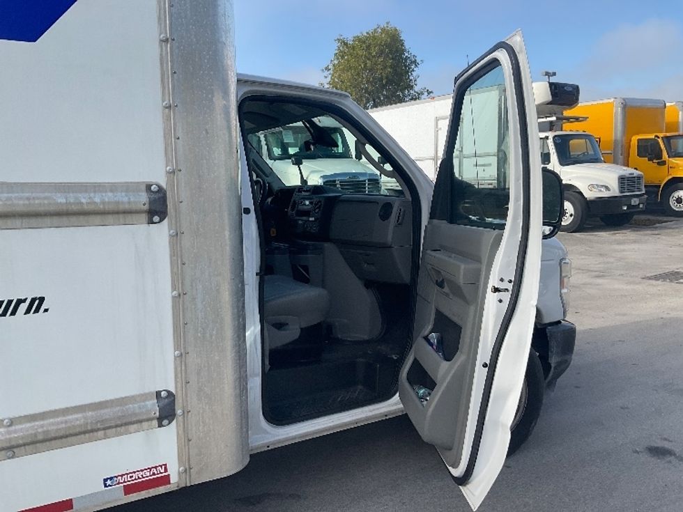 Light Duty Box Truck-Light and Medium Duty Trucks-Ford-2022-E350-Medley-FL-75,219\n\t\tmiles-$ 41,250 - Image 20