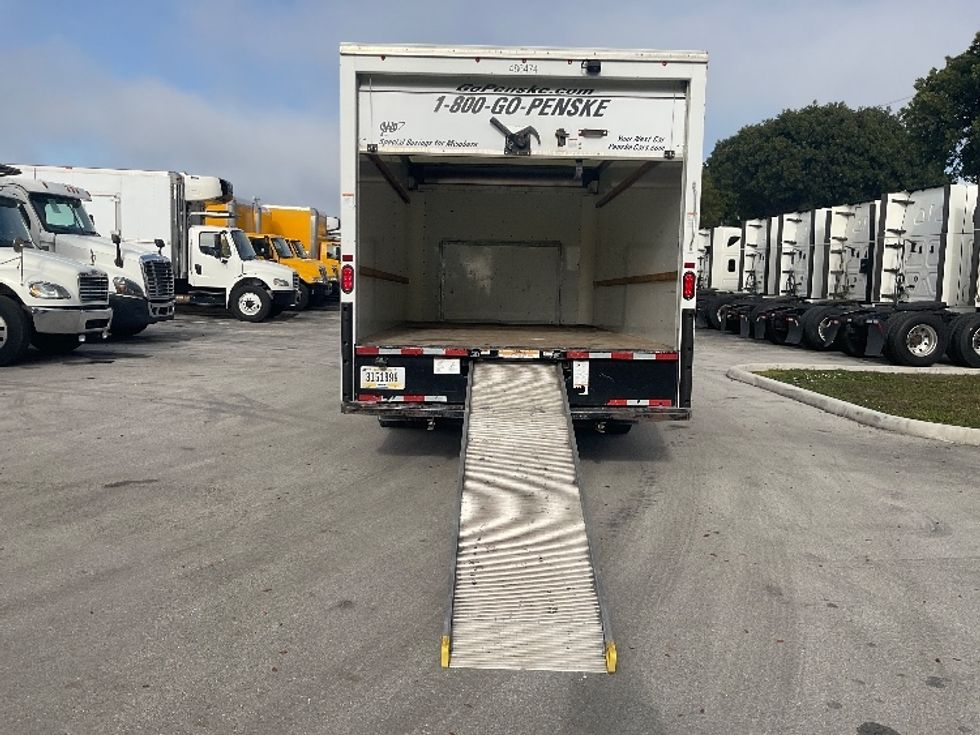 Light Duty Box Truck-Light and Medium Duty Trucks-Ford-2022-E350-Medley-FL-86,166\n\t\tmiles-$ 34,000 - Image 10