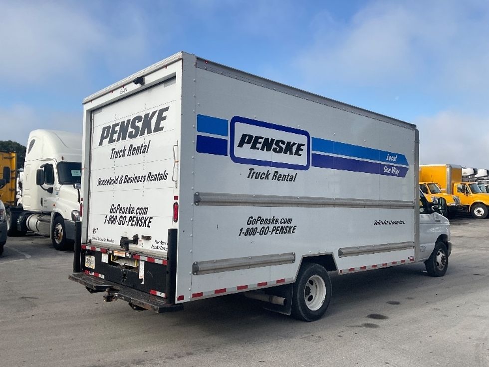 Light Duty Box Truck-Light and Medium Duty Trucks-Ford-2022-E350-Medley-FL-86,166\n\t\tmiles-$ 34,000 - Image 13