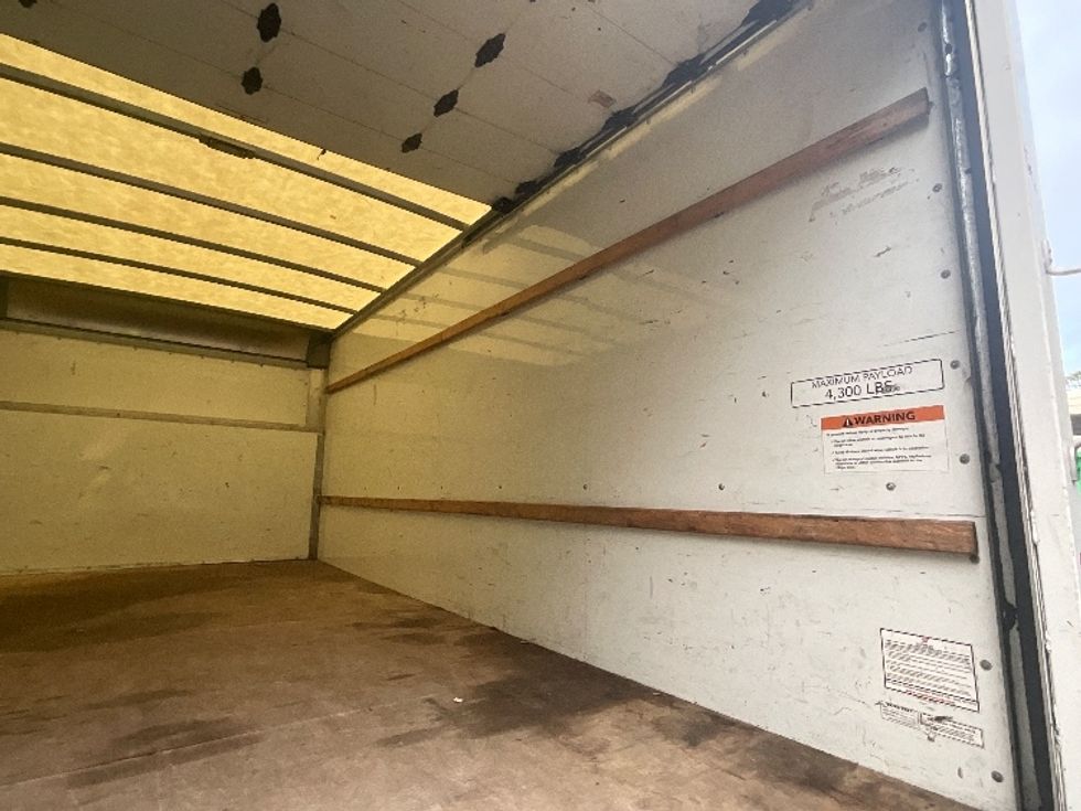 Light Duty Box Truck-Light and Medium Duty Trucks-Ford-2022-E350-Medley-FL-91,019\n\t\tmiles-$ 33,250 - Image 12
