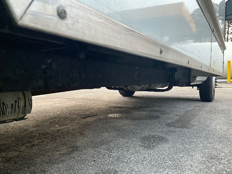 Light Duty Box Truck-Light and Medium Duty Trucks-Ford-2022-E350-Medley-FL-91,019\n\t\tmiles-$ 33,250 - Image 14