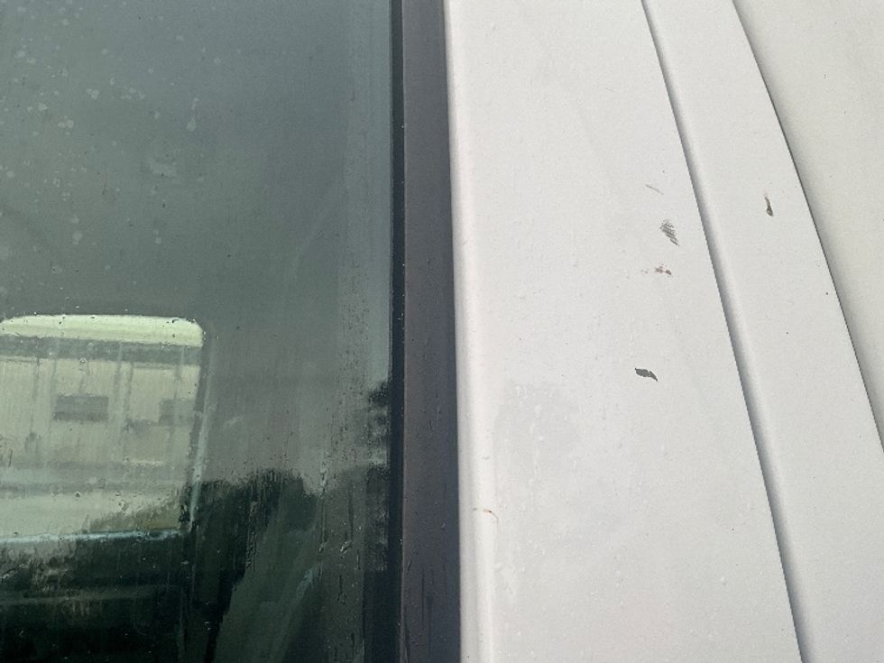 Light Duty Box Truck-Light and Medium Duty Trucks-Ford-2022-E350-Medley-FL-91,019\n\t\tmiles-$ 33,250 - Image 28