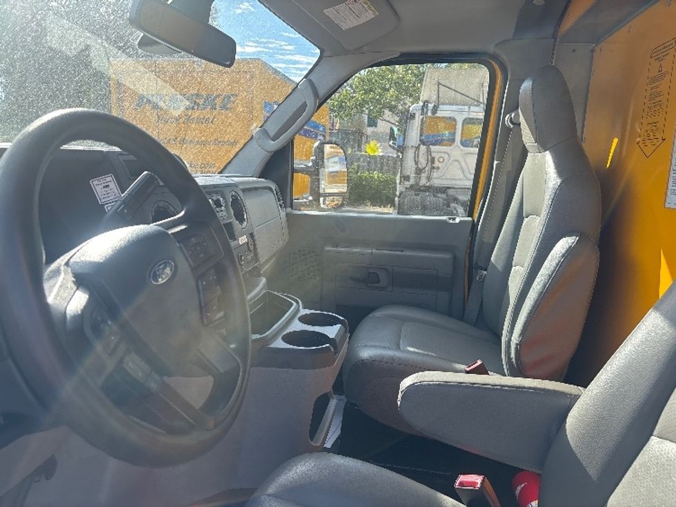Light Duty Box Truck-Light and Medium Duty Trucks-Ford-2022-E350-Medley-FL-93,114\n\t\tmiles-$ 30,000 - Image 19