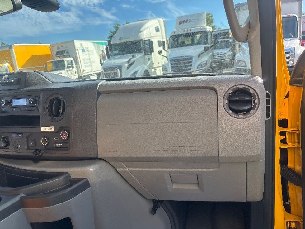 Light Duty Box Truck-Light and Medium Duty Trucks-Ford-2022-E350-Medley-FL-93,114\n\t\tmiles-$ 30,000 - Image 21