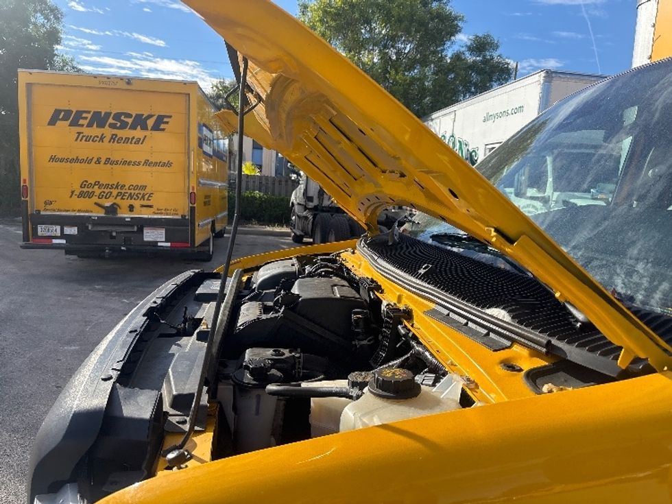 Light Duty Box Truck-Light and Medium Duty Trucks-Ford-2022-E350-Medley-FL-93,114\n\t\tmiles-$ 30,000 - Image 24