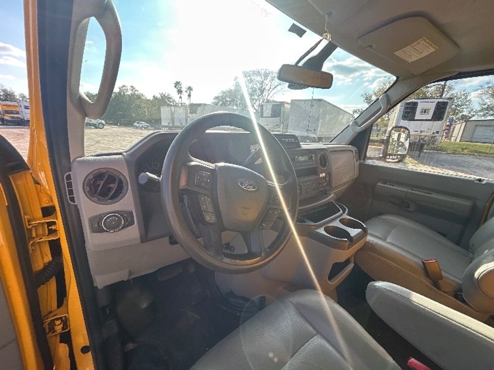 Light Duty Box Truck-Light and Medium Duty Trucks-Ford-2022-E350-Melbourne-FL-90,961\n\t\tmiles-$ 30,250 - Image 17