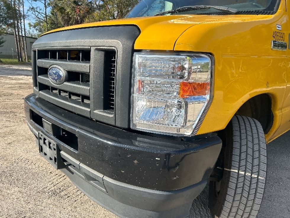Light Duty Box Truck-Light and Medium Duty Trucks-Ford-2022-E350-Melbourne-FL-90,961\n\t\tmiles-$ 30,250 - Image 25