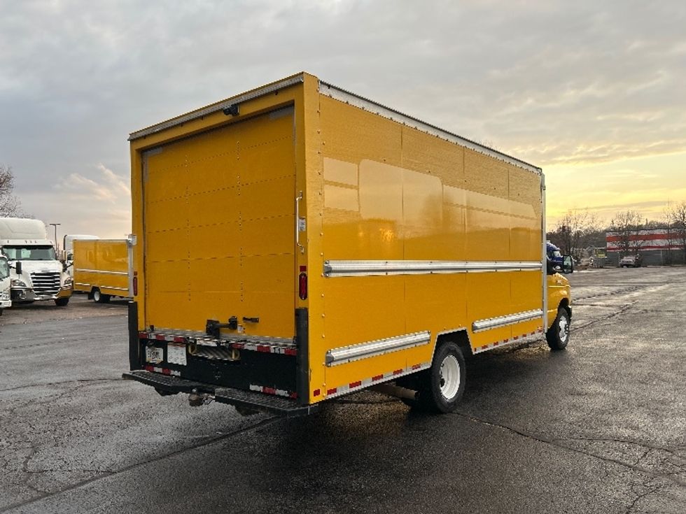 Light Duty Box Truck-Light and Medium Duty Trucks-Ford-2022-E350-Memphis-TN-100,478\n\t\tmiles-$ 27,500 - Image 13