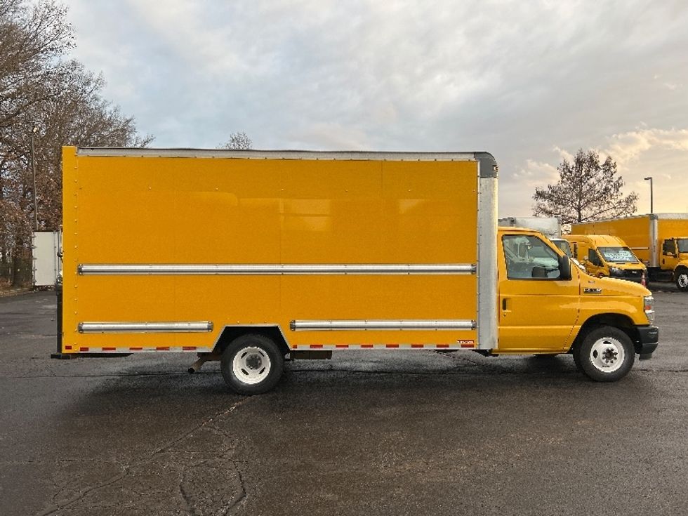 Light Duty Box Truck-Light and Medium Duty Trucks-Ford-2022-E350-Memphis-TN-100,478\n\t\tmiles-$ 27,500 - Image 15