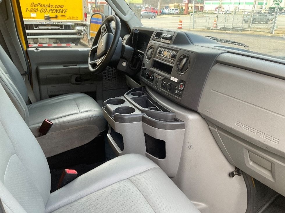 Light Duty Box Truck-Light and Medium Duty Trucks-Ford-2022-E350-Memphis-TN-100,478\n\t\tmiles-$ 27,500 - Image 22