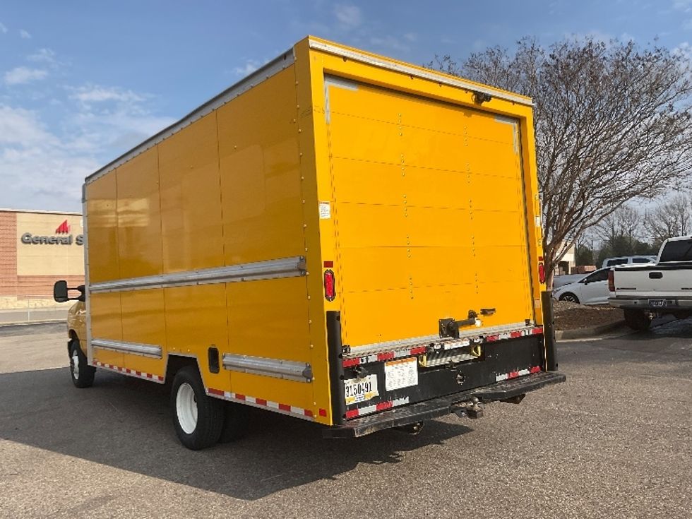 Light Duty Box Truck-Light and Medium Duty Trucks-Ford-2022-E350-Memphis-TN-100,478\n\t\tmiles-$ 27,500 - Image 6